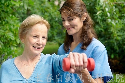 白癜风对眼睛有危害吗