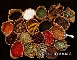 导致白癜风的病因是什么 导致白癜风的病因是什么